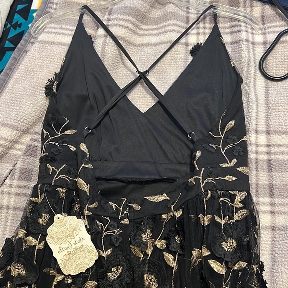 Floor length black formal dress - Picture 3 of 9